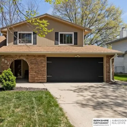 Buy this 3 bed house on 821 Donegal Drive in Papillion, NE 68046