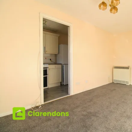 Image 3 - Old Chestnut, Station Approach West, Redhill, RH1 6HP, United Kingdom - Apartment for sale