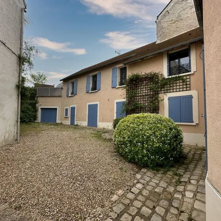 Rent this 7 bed apartment on 29 Grande Rue in 78240 Chambourcy, France