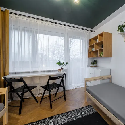 Rent this 4 bed room on Stefana Szolc-Rogozińskiego 19 in 02-777 Warsaw, Poland
