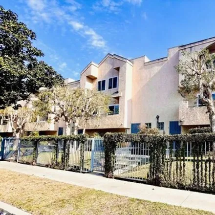 Buy this 2 bed condo on 198 West Buckthorn Street in Inglewood, CA 90301