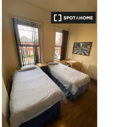 Rent this 9 bed room on Argyle Mansions in Chichele Road, London