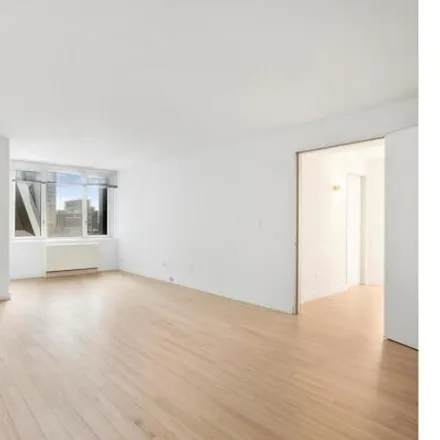Image 6 - The Sheffield 57, 322 West 57th Street, New York, NY 10019, USA - Condo for sale