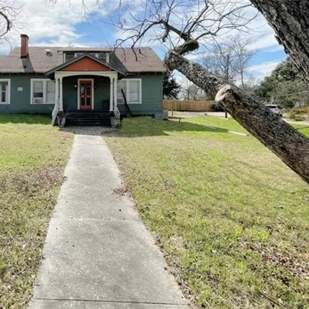 Buy this 7 bed house on 1342 Avenue P in Huntsville, TX 77340