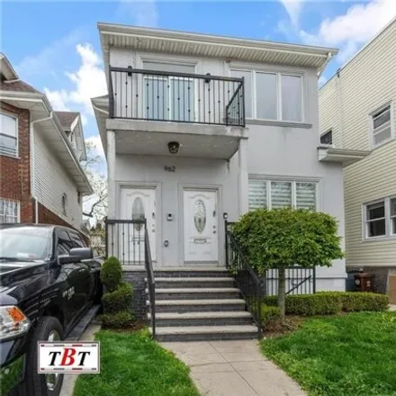 Buy this studio house on 962 East 14th Street in New York, NY 11230