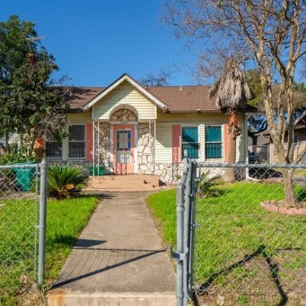 Buy this 3 bed house on Woodlawn Academy in 1717 West Magnolia Avenue, San Antonio