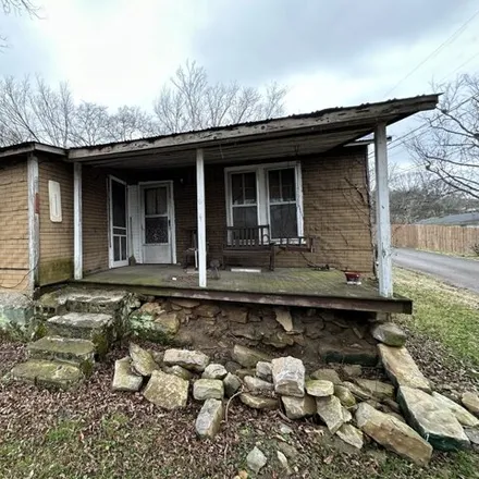 Buy this 2 bed house on 172 Phillips Street in Pulaski, TN 38478