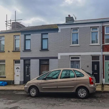 Rent this 3 bed townhouse on 31 Bell Street in Barry, CF62 6JT