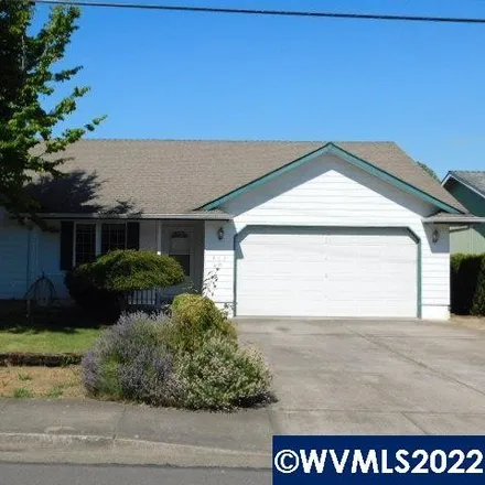 Buy this 3 bed house on 917 45th Avenue Northeast in Salem, OR 97301