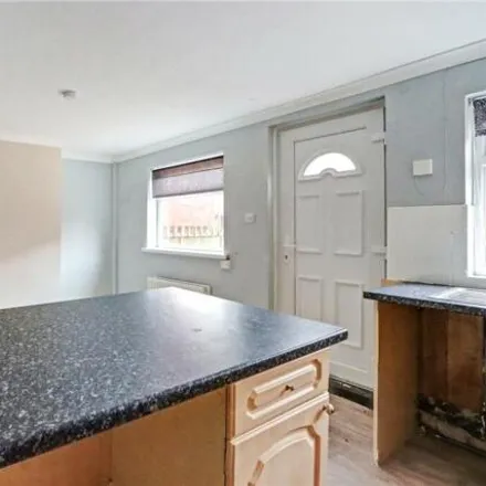 Image 5 - Henry Street, Houghton-le-Spring, DH5 8AS, United Kingdom - Townhouse for sale