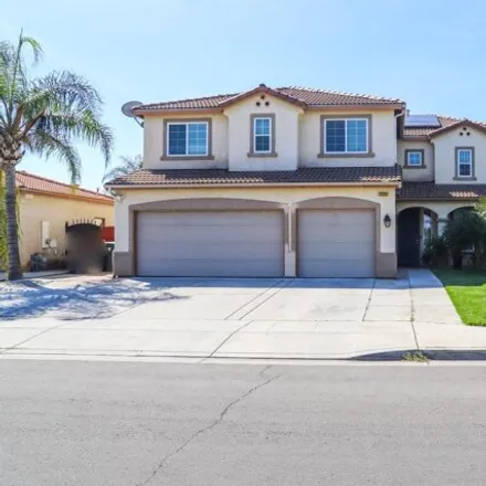 Buy this 6 bed house on East Pitt Avenue in Fresno, CA 93727