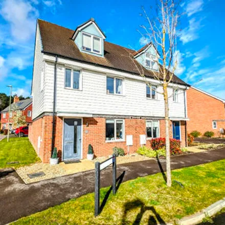 Buy this 3 bed townhouse on Webb Close in Whitehill, GU35 9FH