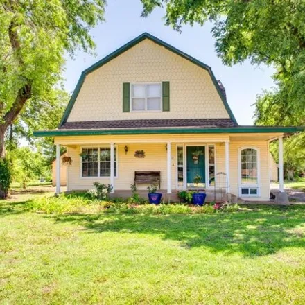 Buy this 4 bed house on 549 North Oakwood Road in Enid, OK 73703