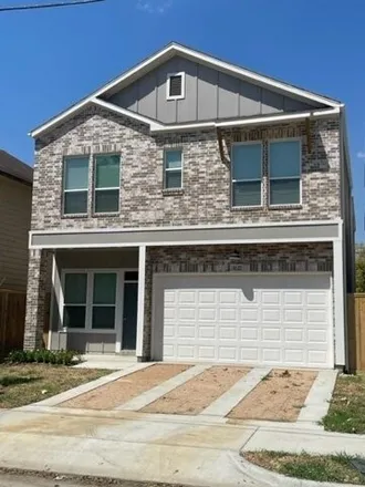 Rent this 3 bed house on 3121 Hadley Street in Houston, TX 77004