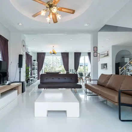 Rent this 4 bed house on Tambon Phra Yuen Municipality in Ban Phra Yuen, 2062