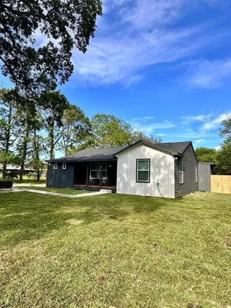 Image 2 - 3666 19th Street North, Texas City, TX 77590, USA - House for sale