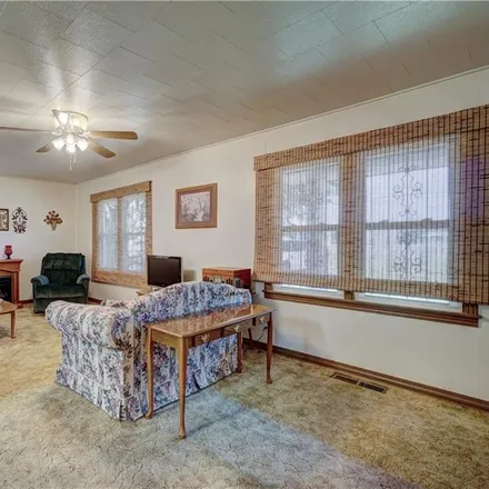 Image 7 - 9520 Northeast 10th Street, Midwest City, OK 73130, USA - House for sale