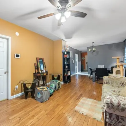 Image 2 - 1117 West 57th Street, Chicago, IL 60636, USA - House for sale