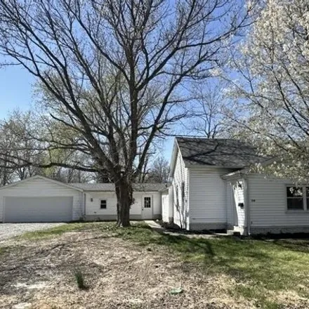 Buy this 2 bed house on 379 North Maple Street in Du Quoin, IL 62832
