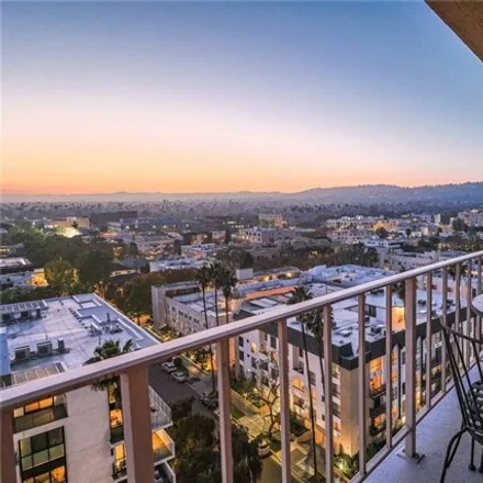 Rent this 1 bed condo on 112 South Doheny Drive in Los Angeles, CA 90048
