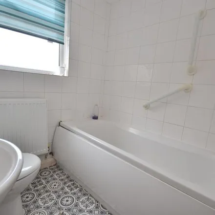 Rent this 1 bed apartment on Holderness Road in Hull, HU9 1EQ