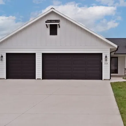Buy this 3 bed house on 522 Pine Ridge Avenue in Howards Grove, Sheboygan County
