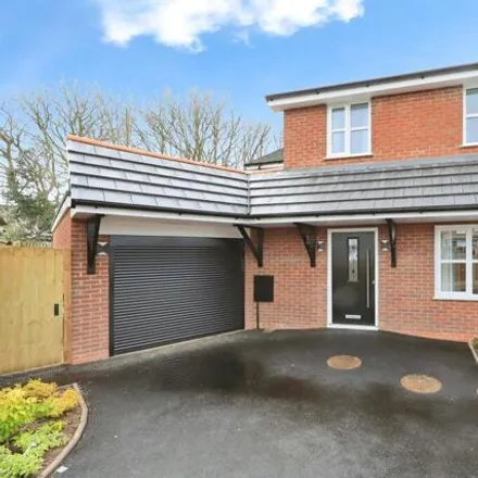 Buy this 5 bed house on Hawthorne Road in Wolverhampton, West Midlands