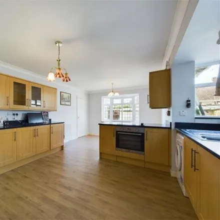Image 2 - Alford Close, Worthing, BN14 9BD, United Kingdom - House for sale