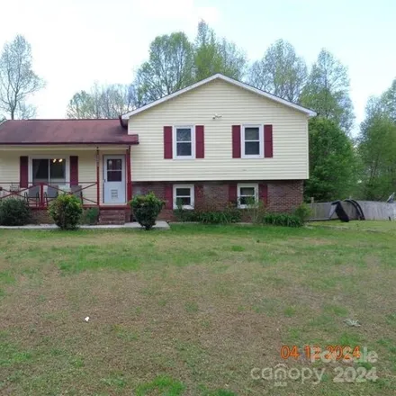 Buy this 4 bed house on 2673 Tablerock Road in Cloverdale, Caldwell County