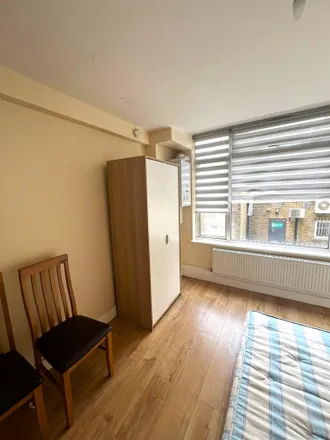 Image 5 - Golden Curry, Clements Lane, London, IG1 1BA, United Kingdom - Apartment for rent