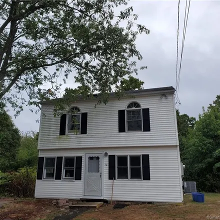 Rent this 3 bed house on 170 Short Beach Road in Double Beach, Branford