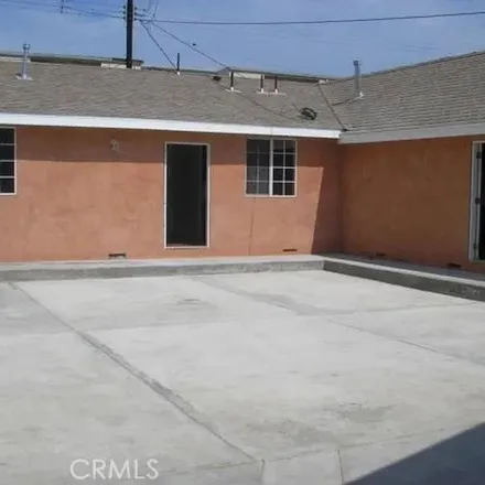 Rent this 3 bed apartment on 6350 10th Avenue in Los Angeles, CA 90043