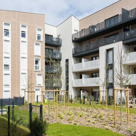 Image 1 - 41 b Avenue de Corbeil, 77000 Melun, France - Apartment for rent