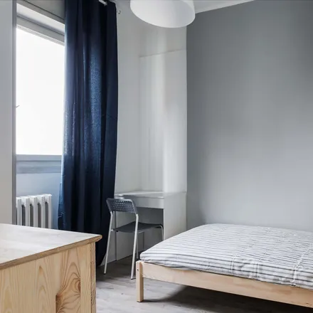 Rent this 5 bed room on Area cani Via Federico Engels-Carlo Marx in Via Federico Engels, 20153 Milan MI