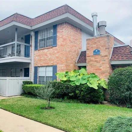 Rent this 1 bed townhouse on Bering Drive in Houston, TX 77057