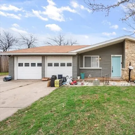 Rent this 3 bed house on 312 Sundown Ct in Burleson, Texas