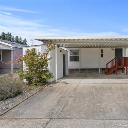 Buy this studio apartment on West Oakview Avenue in Centralia, WA 98531