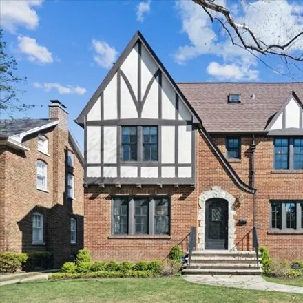Buy this 4 bed house on 1972 Kenilworth Avenue in Wilmette, New Trier Township