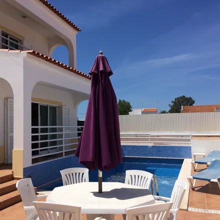Rent this 3 bed house on Urbanizaçāo António M.Pequeno in 8400-455 Porches, Portugal