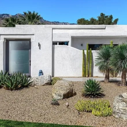 Image 2 - 563 North Lujo Circle, Palm Springs, CA 92262, USA - House for sale