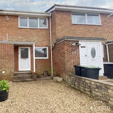 Rent this 2 bed townhouse on unnamed road in Ferndown, BH22 8XA