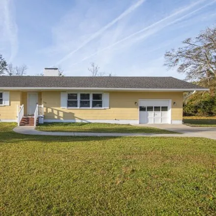 Buy this 3 bed house on 115 Sherwood Blvd in Beaufort, North Carolina