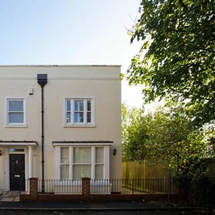 Buy this 4 bed townhouse on The Lodge in Cambridge Gardens, Royal Tunbridge Wells