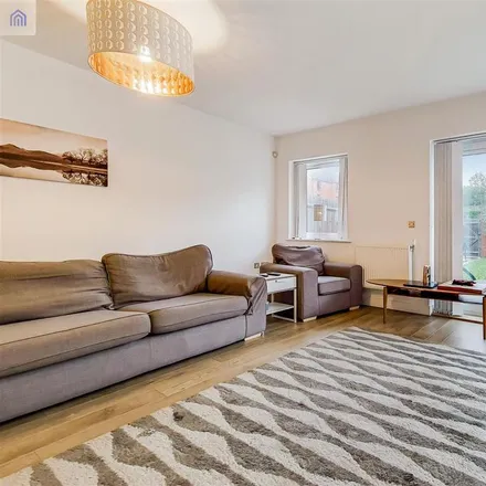 Rent this 4 bed townhouse on Valley Road Surgery in 139 Valley Road, London