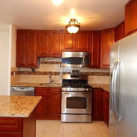 Image 4 - Metropolis Towers I, 280 Marin Boulevard, Jersey City, NJ 07302, USA - House for rent