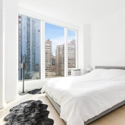 Image 9 - 50 West Street, New York, NY 10006, USA - Condo for sale