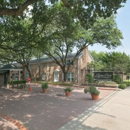 Rent this 2 bed condo on 2 East Briar Hollow Lane in Houston, TX 77027