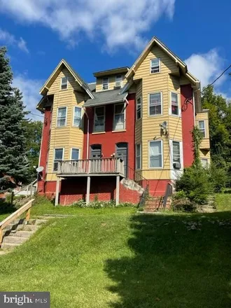 Image 1 - 1601 Mineral Spring Road, Reading, PA 19602, USA - Townhouse for sale