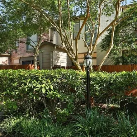 Image 3 - 3701 West Clay Street, Houston, TX 77019, USA - Condo for rent