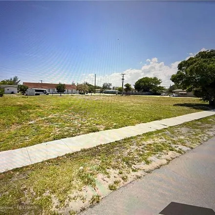 Buy this studio house on 172 Southwest 3rd Court in Carver Heights, Deerfield Beach